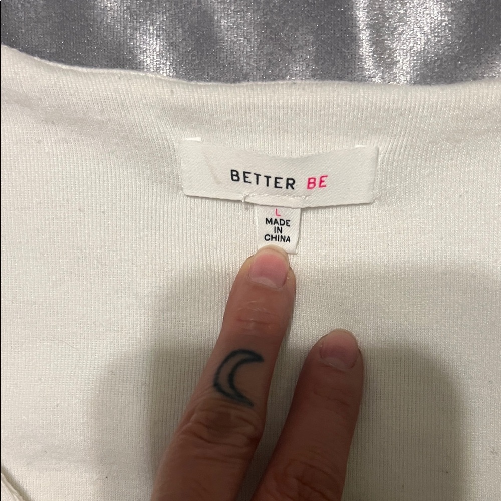 Elegant White Long Sleeve Top - Picture 2 of 4